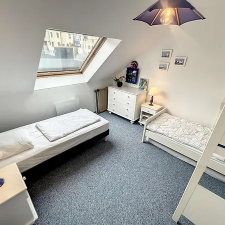 Grand Duplex En Centre-ville Avec Vue, A 50m De La Plage, Ascenseur, Et Wifi - Fr-1-361-165 Granville