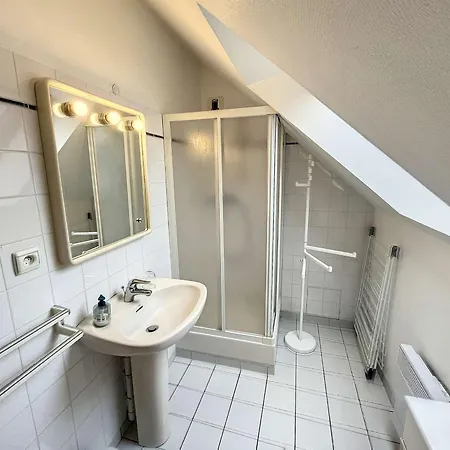 Grand Duplex En Centre-ville Avec Vue, A 50m De La Plage, Ascenseur, Et Wifi - Fr-1-361-165 Granville