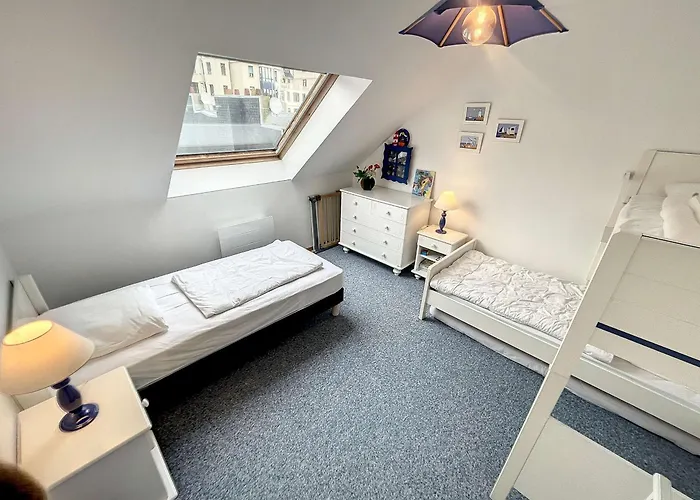 Grand Duplex En Centre-ville Avec Vue, à 50m De La Plage, Ascenseur, Et Wifi - Fr-1-361-165 Granville